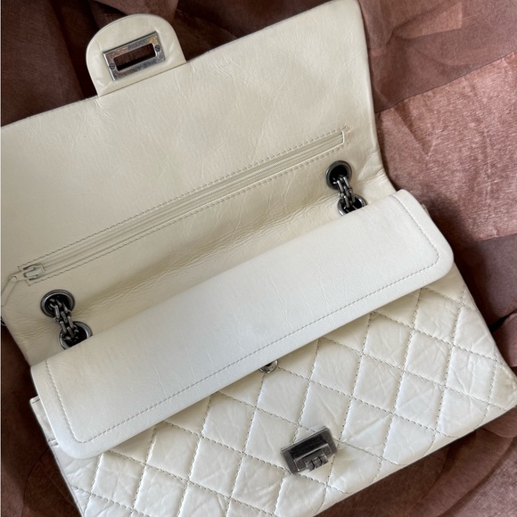 CHANEL White Calfskin Reissue 226 Size SHW - Picture 13 of 16